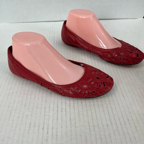 Steve Madden Red Leather Laser Cutout Flat Ballet Shoes Size 7B - Picture 3 of 8